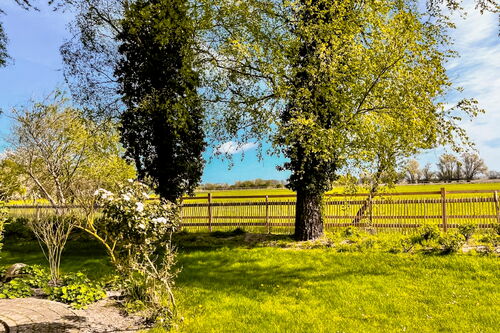 Ferienhaus Flieder: seit Frühjahr 2024 neu umzäunter Garten