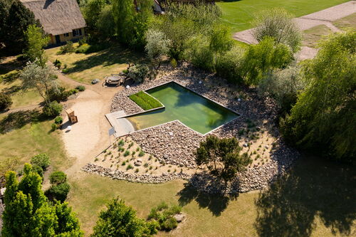 Reetdachhäuser Krienke - Schwimmteich und Gartenanlage