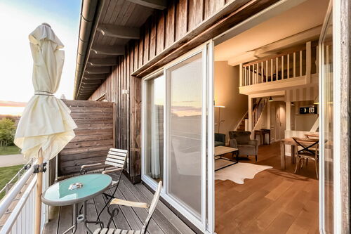Haus Friesen Appartement 8 - Wohnbereich und Balkon