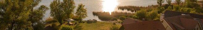 Ferienhaus Peeneblick - exklusives Traumhaus in Direktlage am Wasser mit Bootssteg und Aussensauna