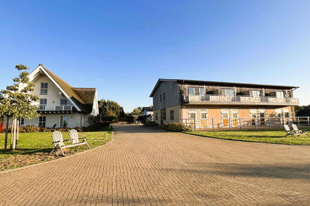 Lerchenhof Reestow - Reetdachhaus Lerche und Haus Friesen