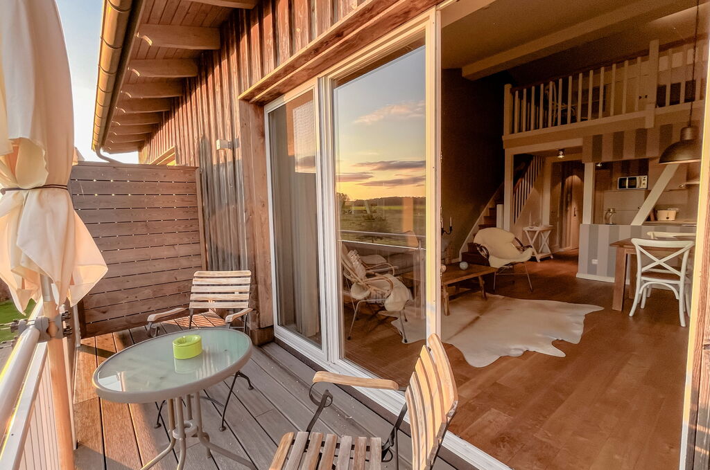 Haus Friesen Appartement 6 - Balkon und Wohnbereich