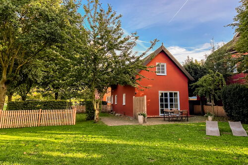 Lerchenhof Reestow Haus Kiebitz mit eingezäuntem Garten