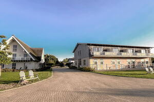 Lerchenhof Reestow Haus Friesen - Moderne Ferienwohnungen über dem Pferdestall