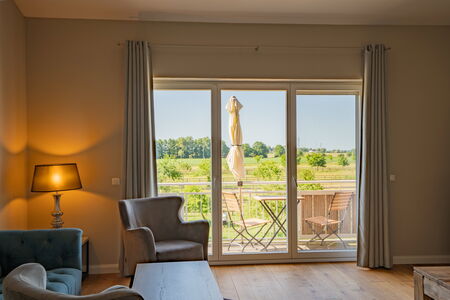 Haus Friesen Appartement 7 - Wohnbereich und Balkon